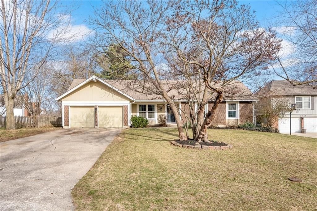 405 NE Dogwood Lane — photo 3