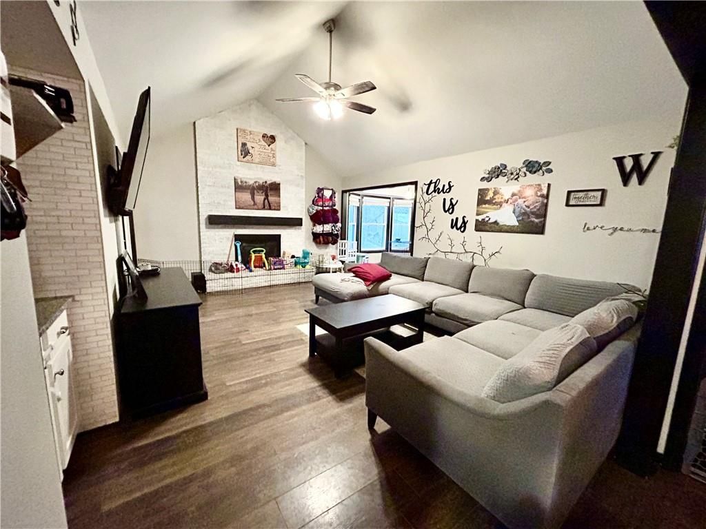 4402 Rainbow Court — photo 4