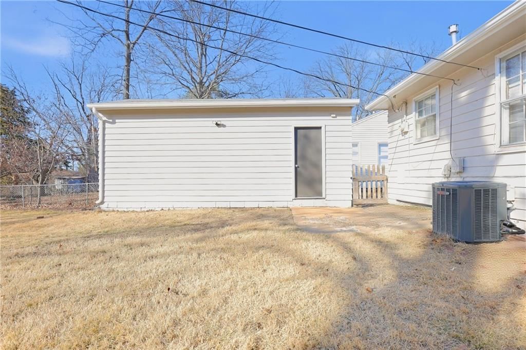 1029 Highland Drive — photo 4