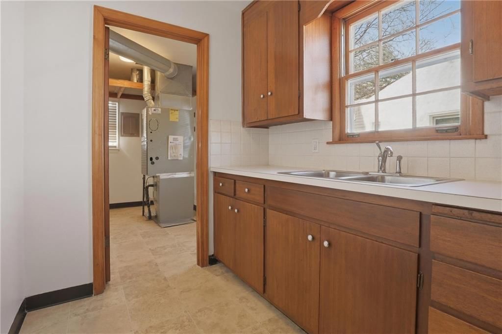 1029 Highland Drive — photo 7