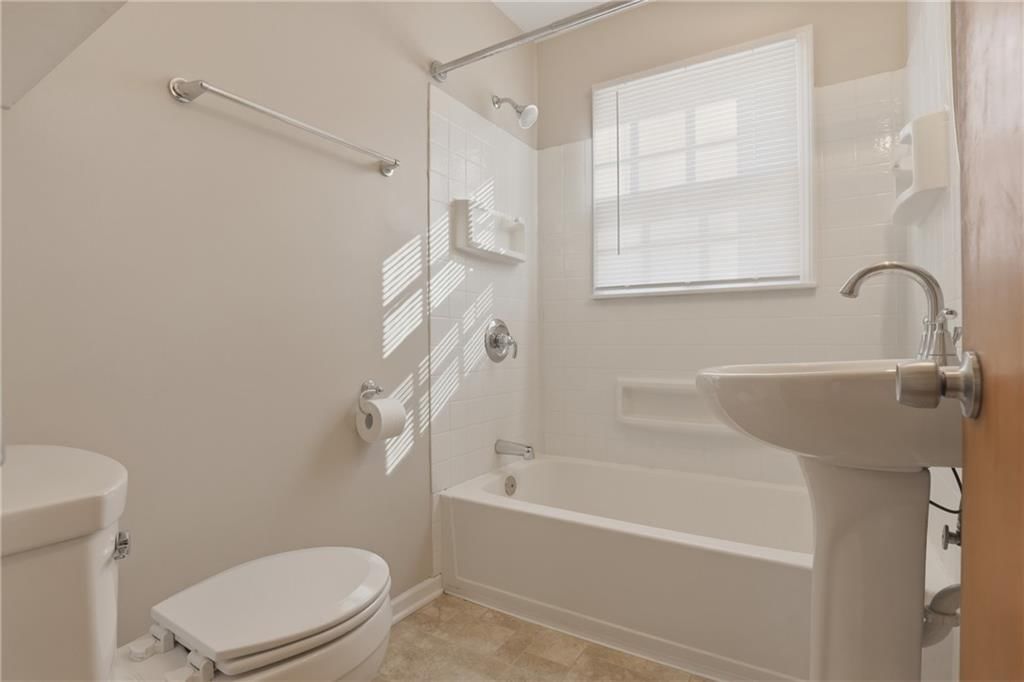1029 Highland Drive — photo 13