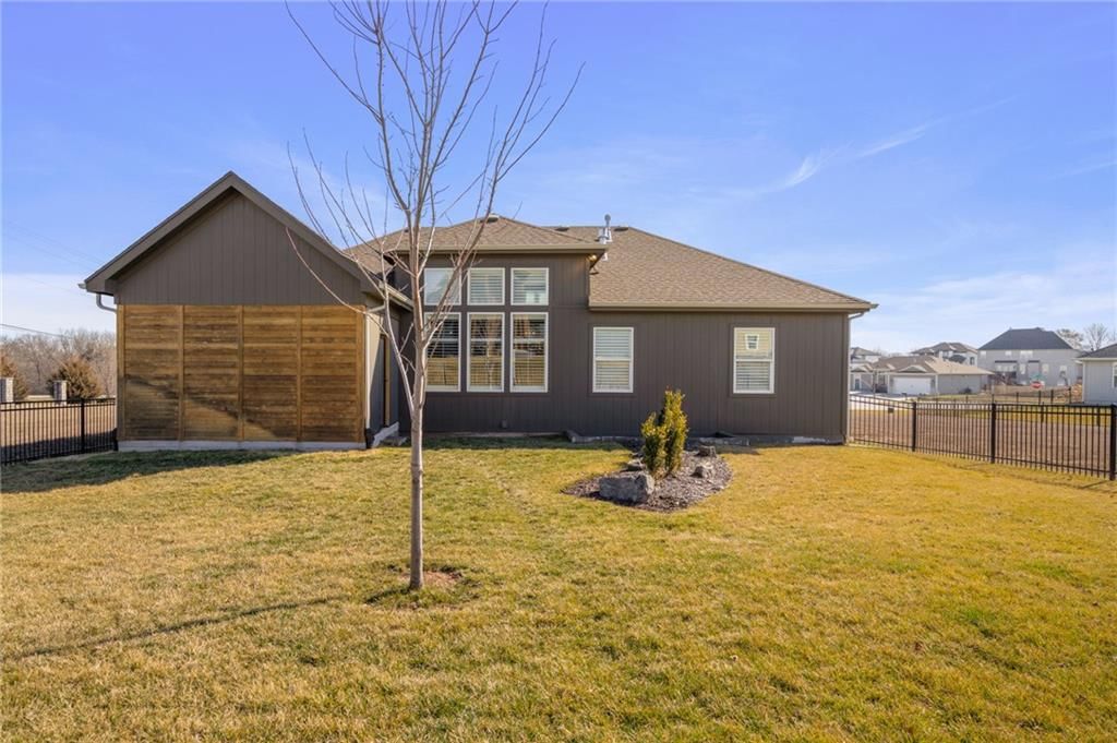 25274 W 83rd Terrace — photo 35