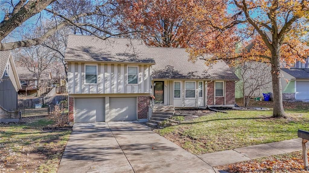 7809 Long Avenue, Lenexa, KS