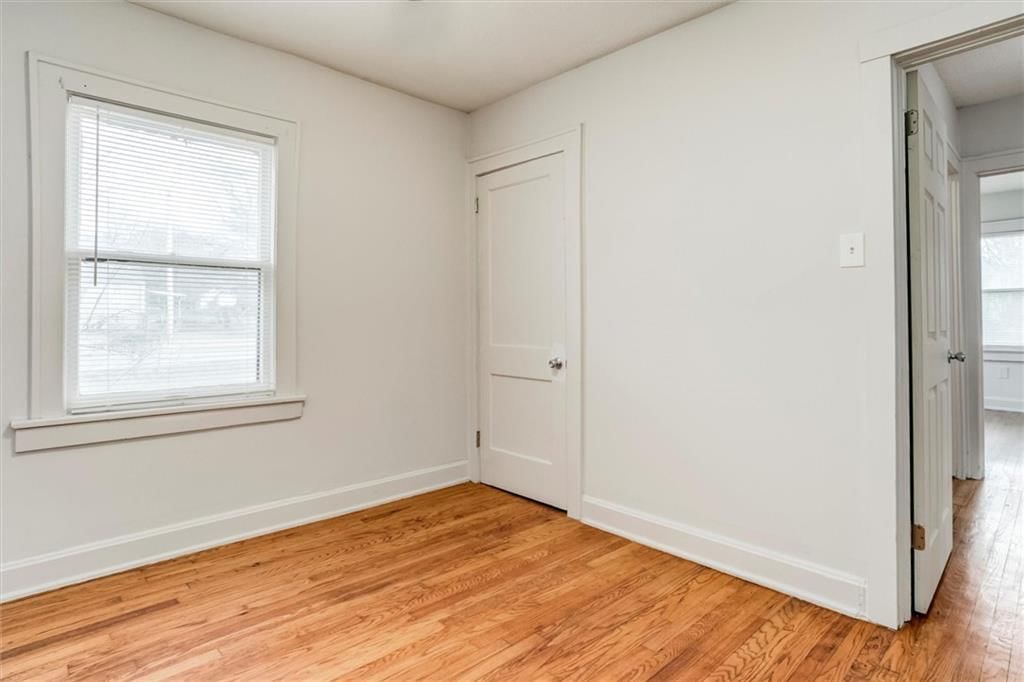 3225 E 60th Street — photo 16