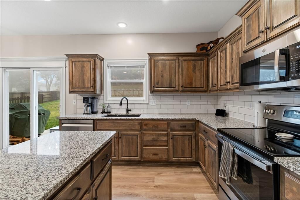 2413 SE Creek Ridge Court — photo 16