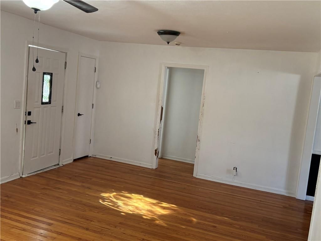 9812 Linwood Boulevard — photo 2