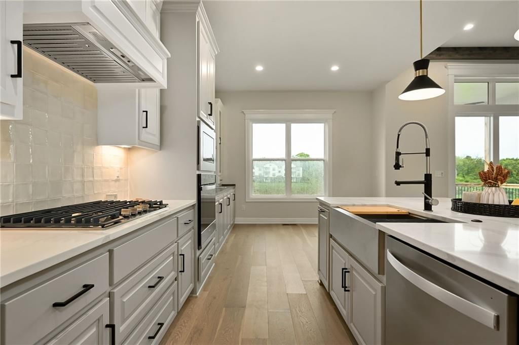 300 NW Earle Lane — photo 9