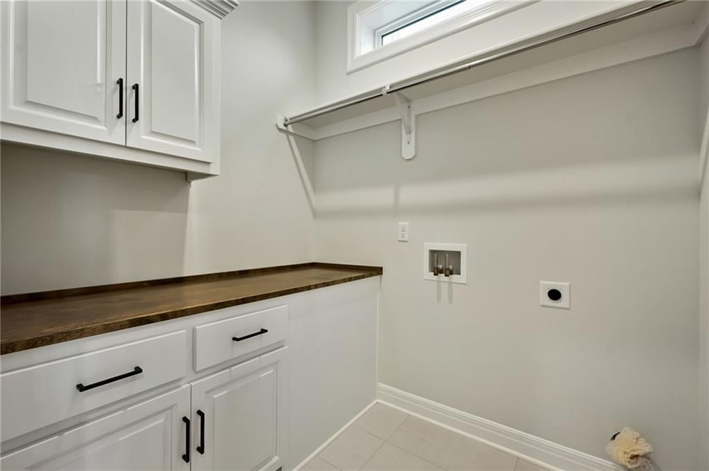 300 NW Earle Lane — photo 12