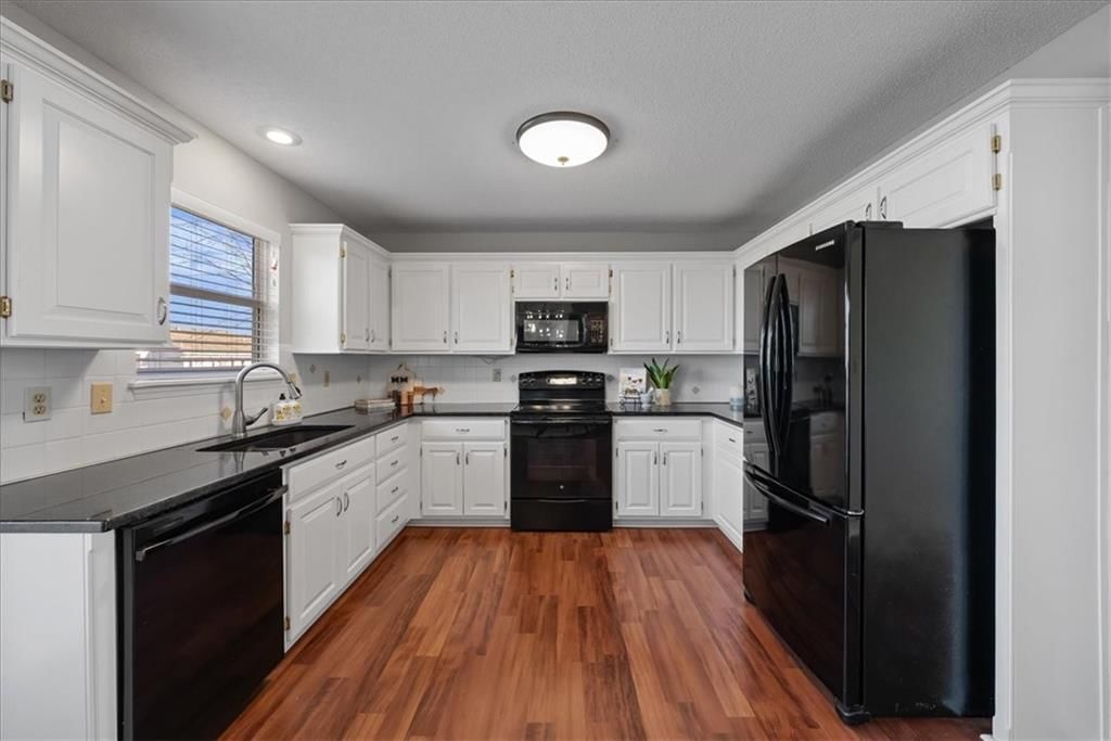 916 E Witch Hollow Street — photo 8