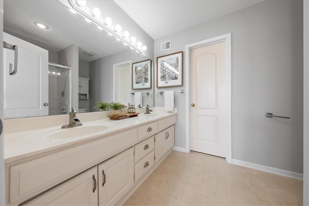 916 E Witch Hollow Street — photo 16