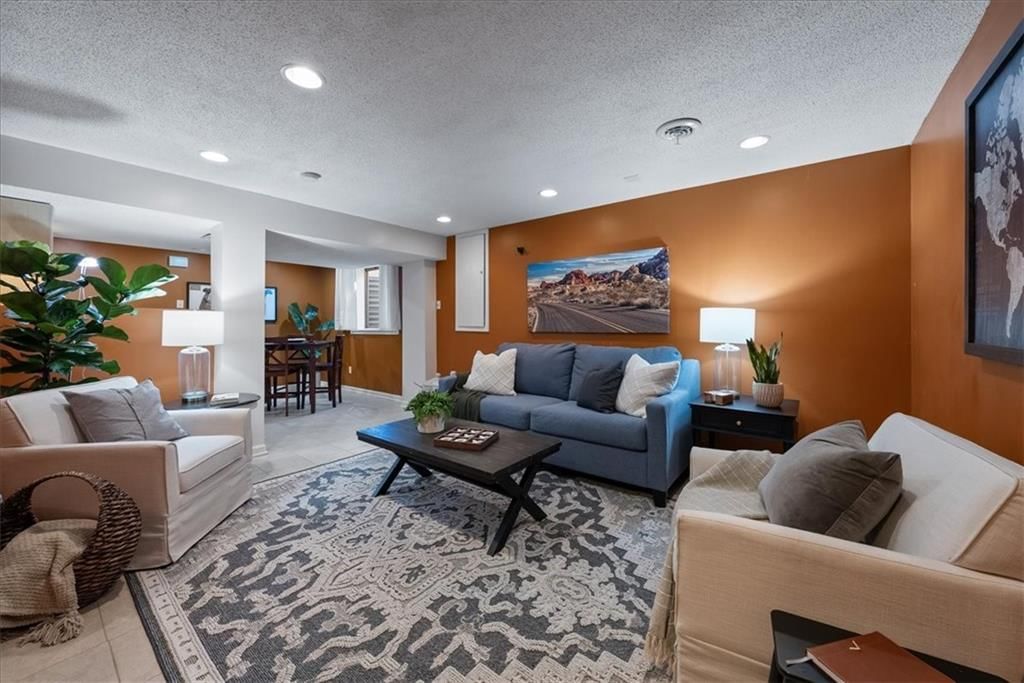 916 E Witch Hollow Street — photo 18