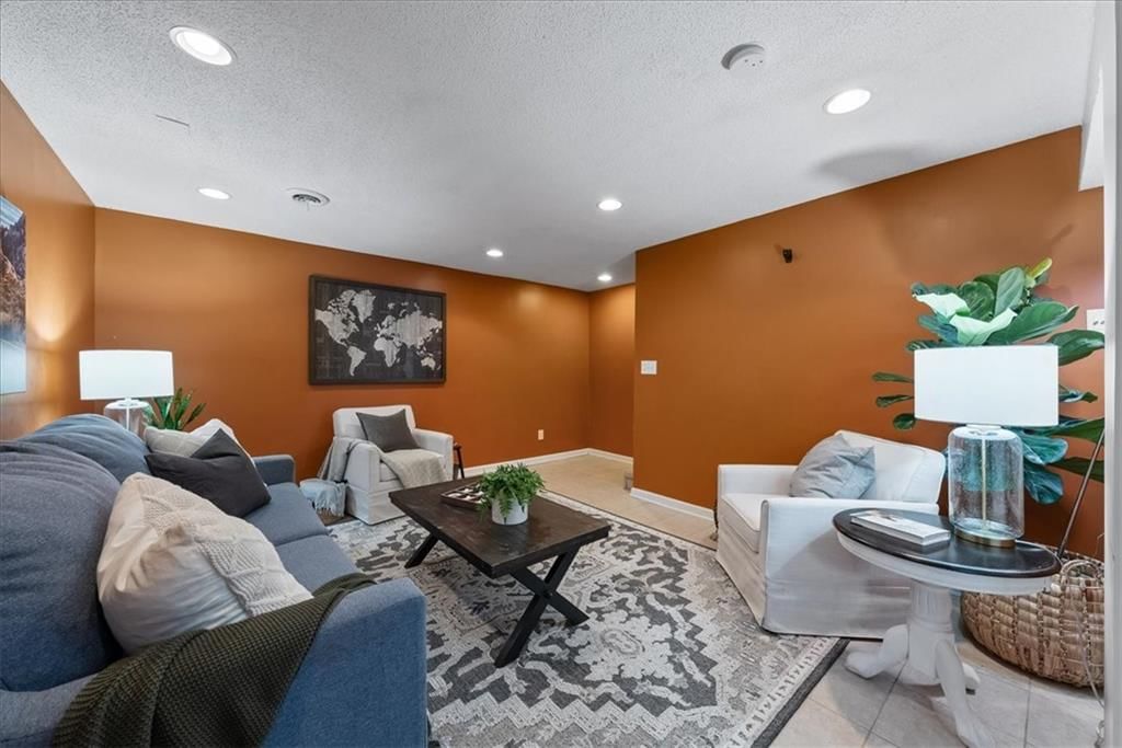 916 E Witch Hollow Street — photo 19