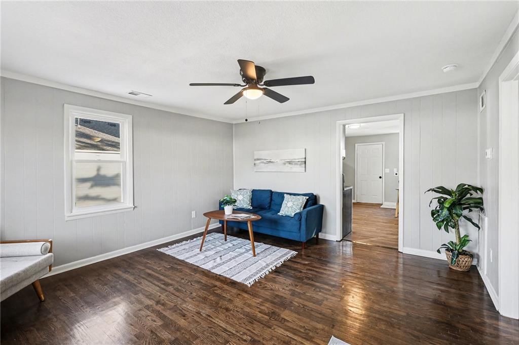 1005 E Walnut Street — photo 5