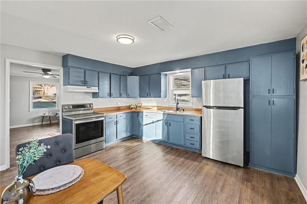 1005 E Walnut Street — photo 7