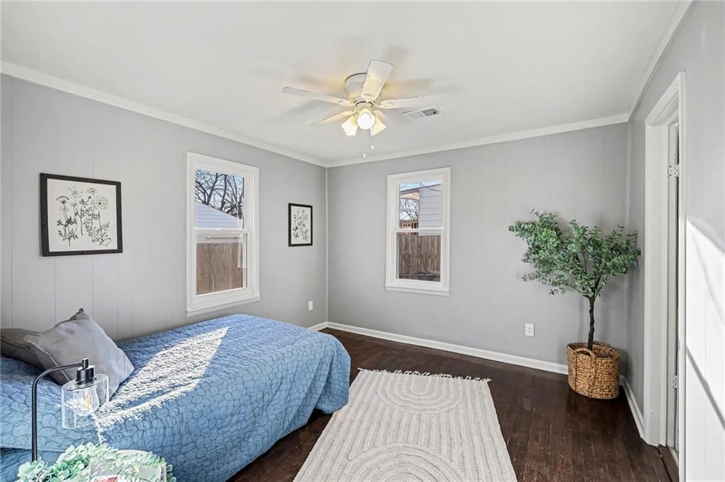 1005 E Walnut Street — photo 12