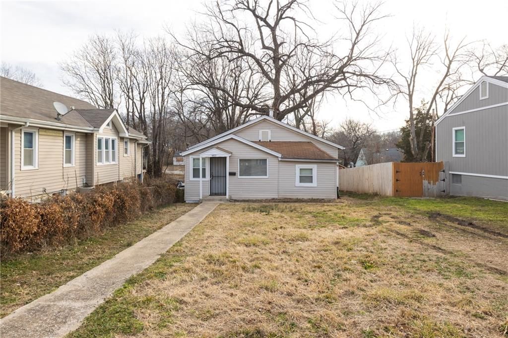 4411 Monroe Avenue — photo 3