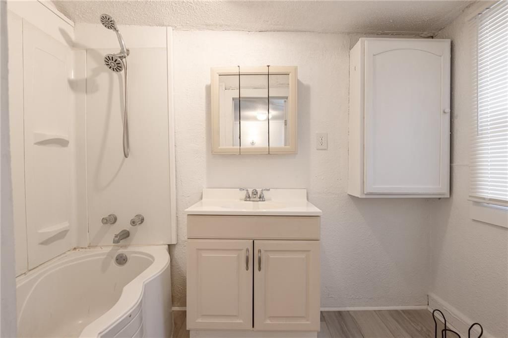 4411 Monroe Avenue — photo 14