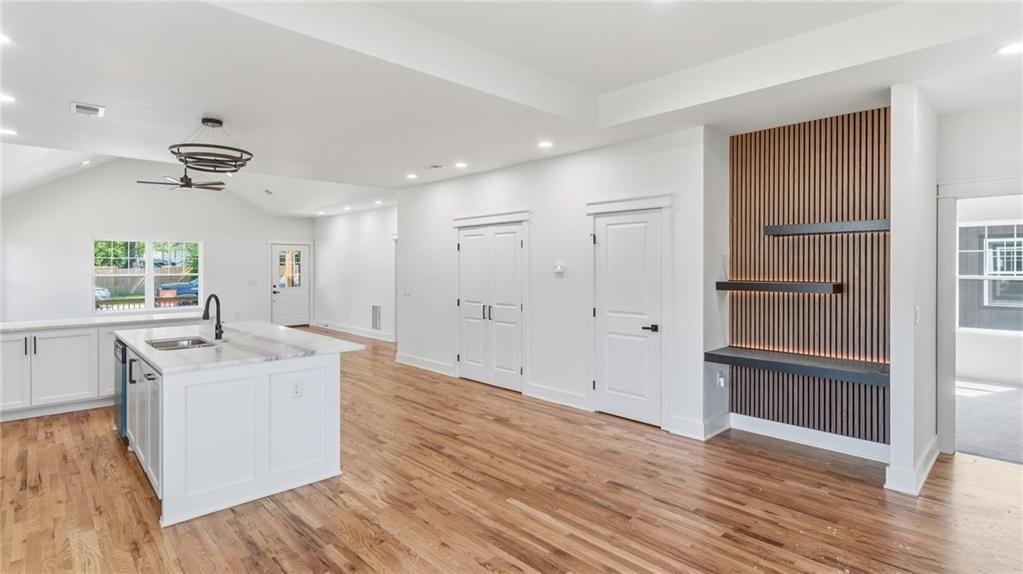 223 E Mill Avenue — photo 11