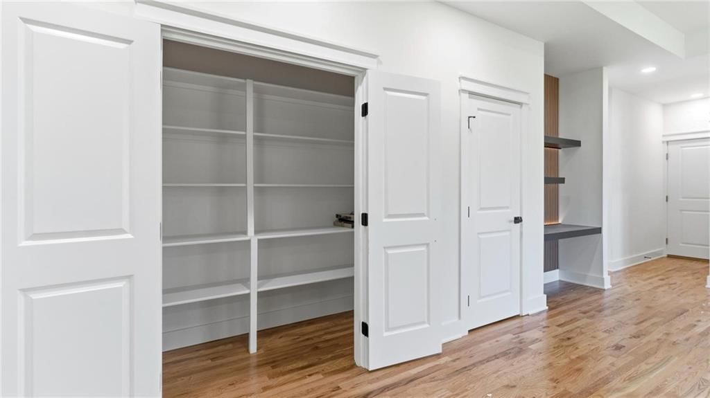 223 E Mill Avenue — photo 12