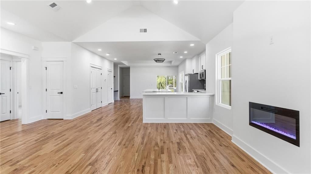 223 E Mill Avenue — photo 21