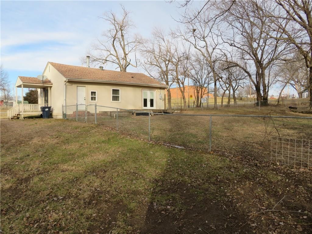 411 W Lake Street — photo 3