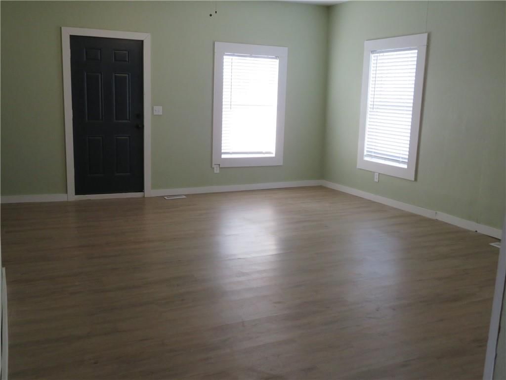 411 W Lake Street — photo 4