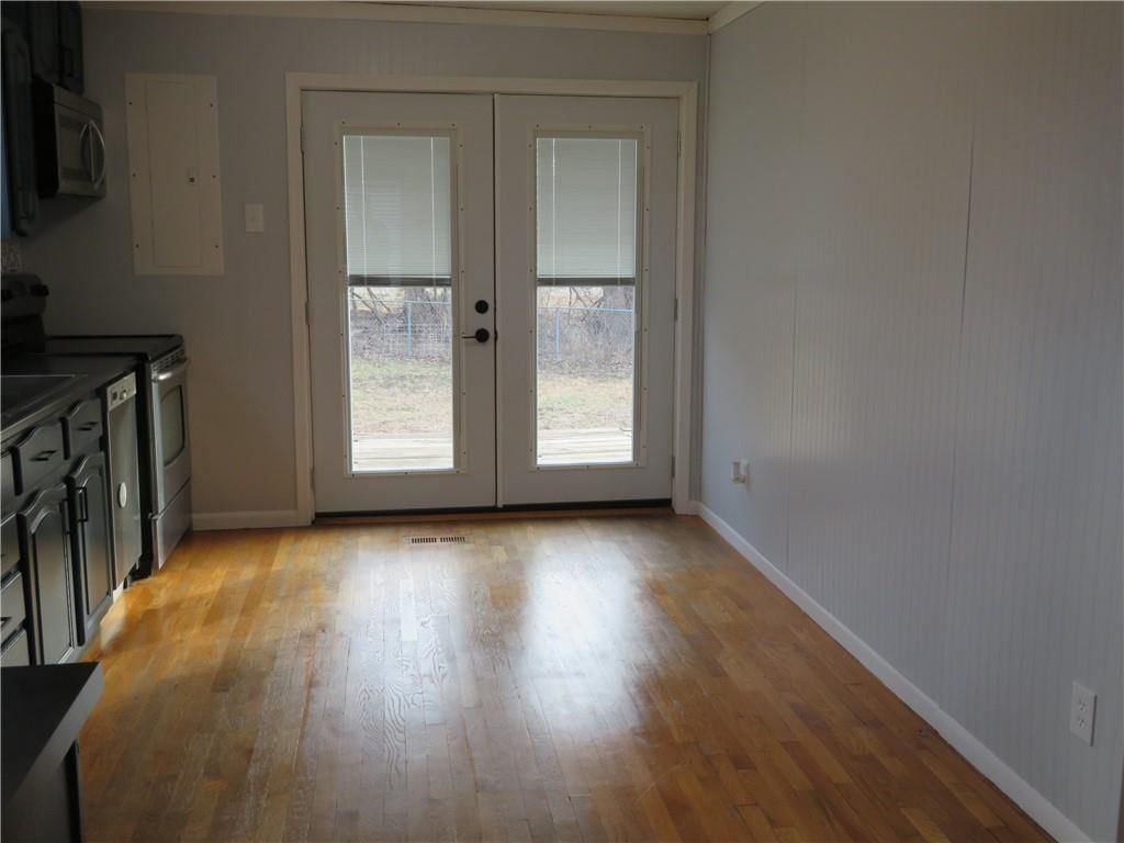 411 W Lake Street — photo 12