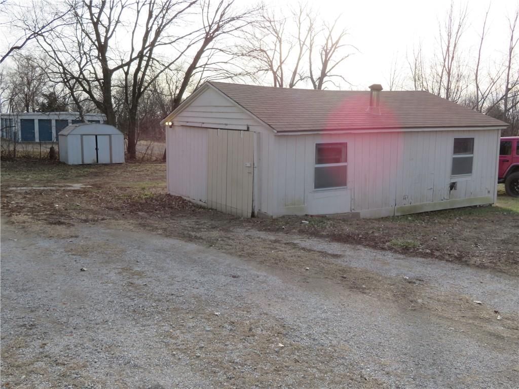 411 W Lake Street — photo 32