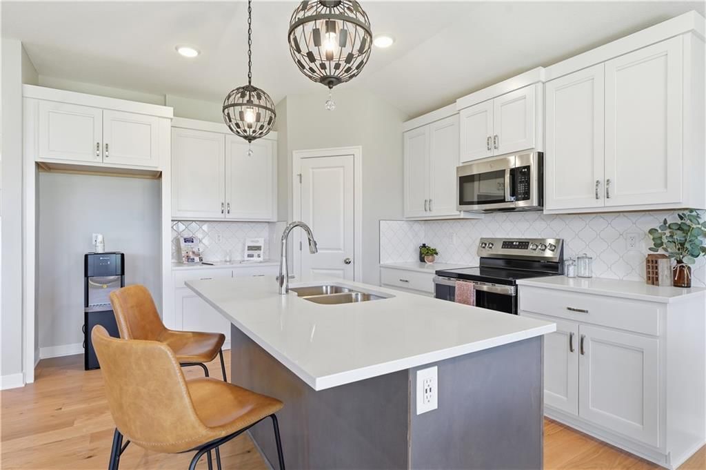 501 SW Newport Drive — photo 9