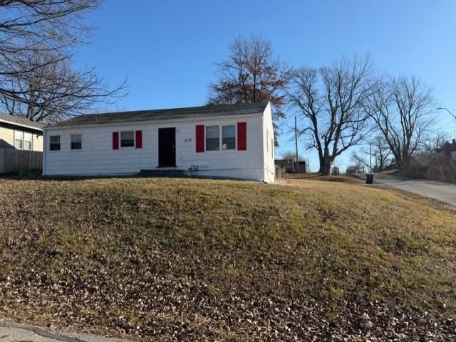 3039 DONNELLY Avenue — photo 2