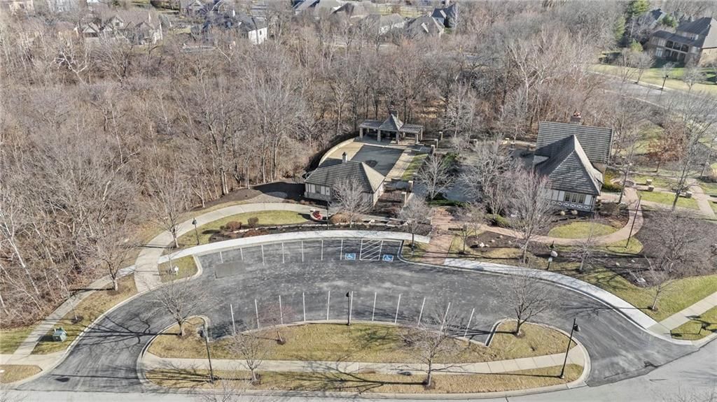 8605 NE Shoal Creek Parkway — photo 56
