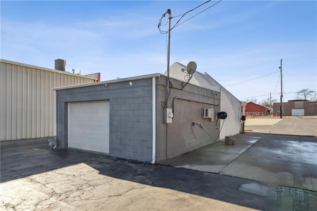 214 N Main Street — photo 31