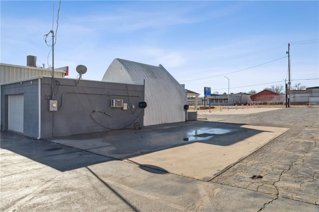 214 N Main Street — photo 34