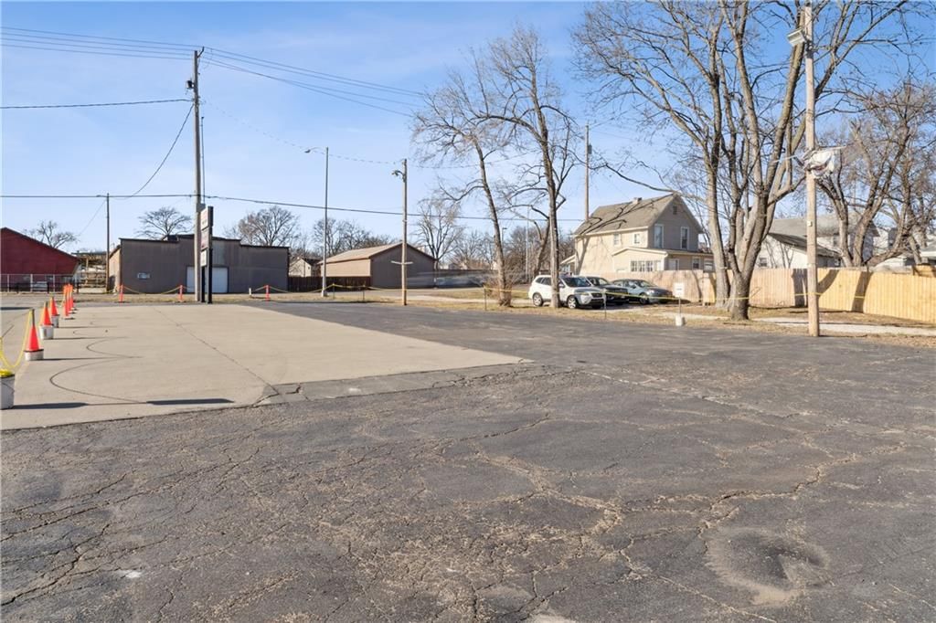 214 N Main Street — photo 36