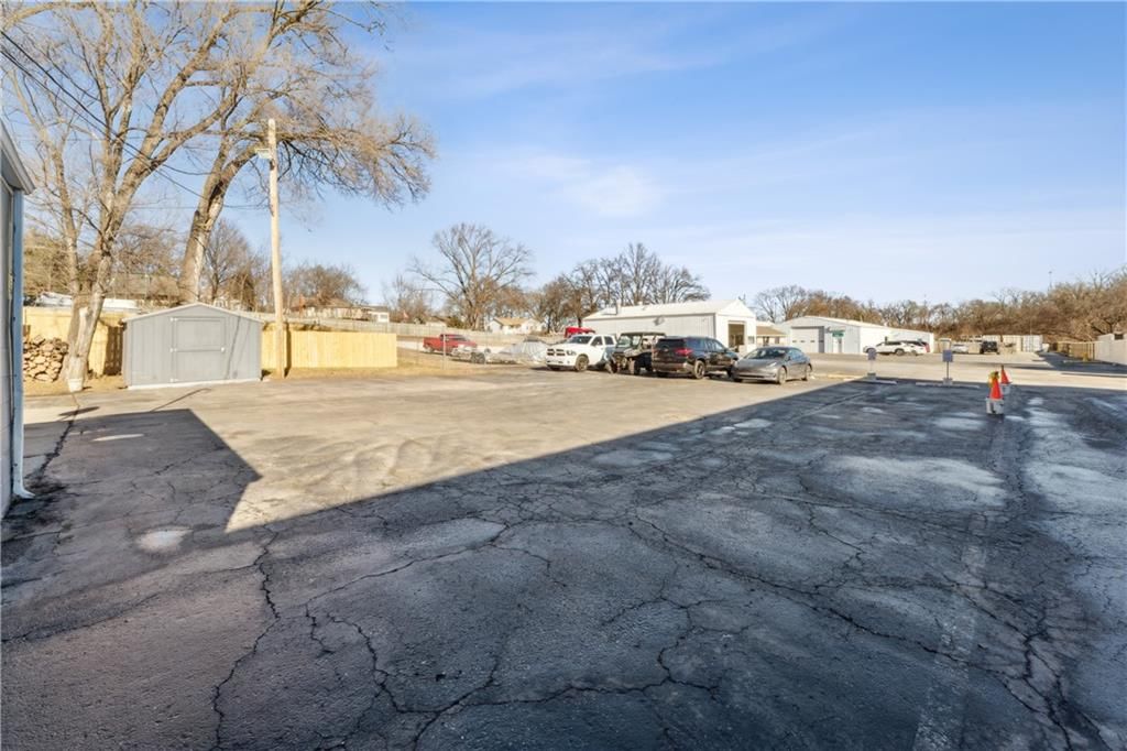 214 N Main Street — photo 37