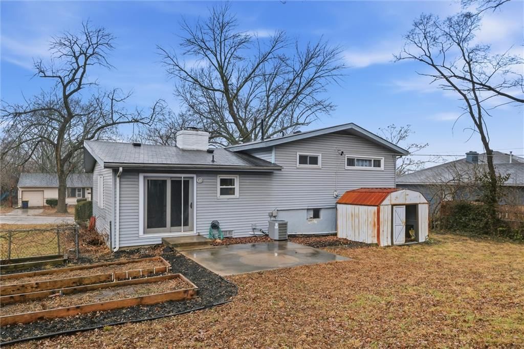 9629 Beacon Avenue — photo 39