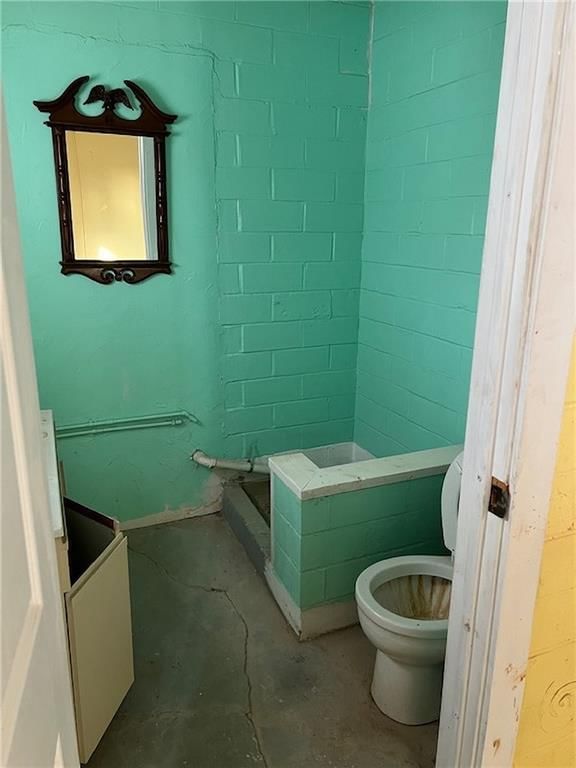 107 E 8th Street — photo 10