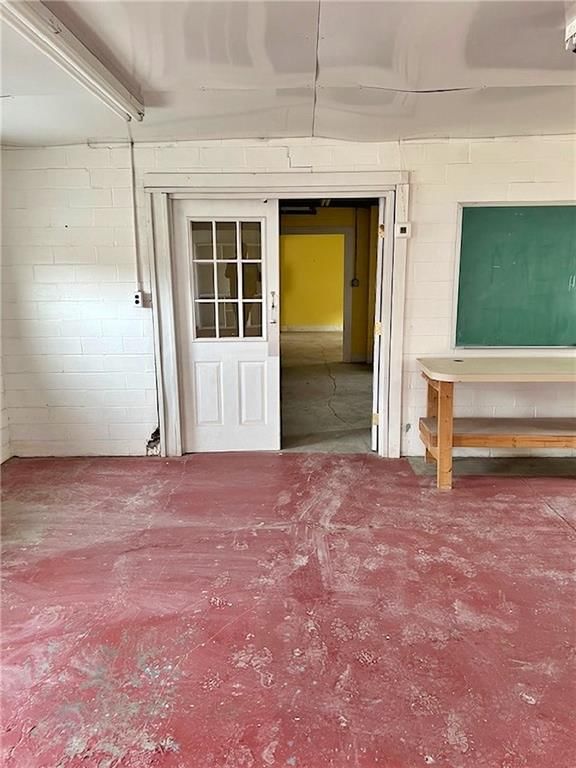 107 E 8th Street — photo 15