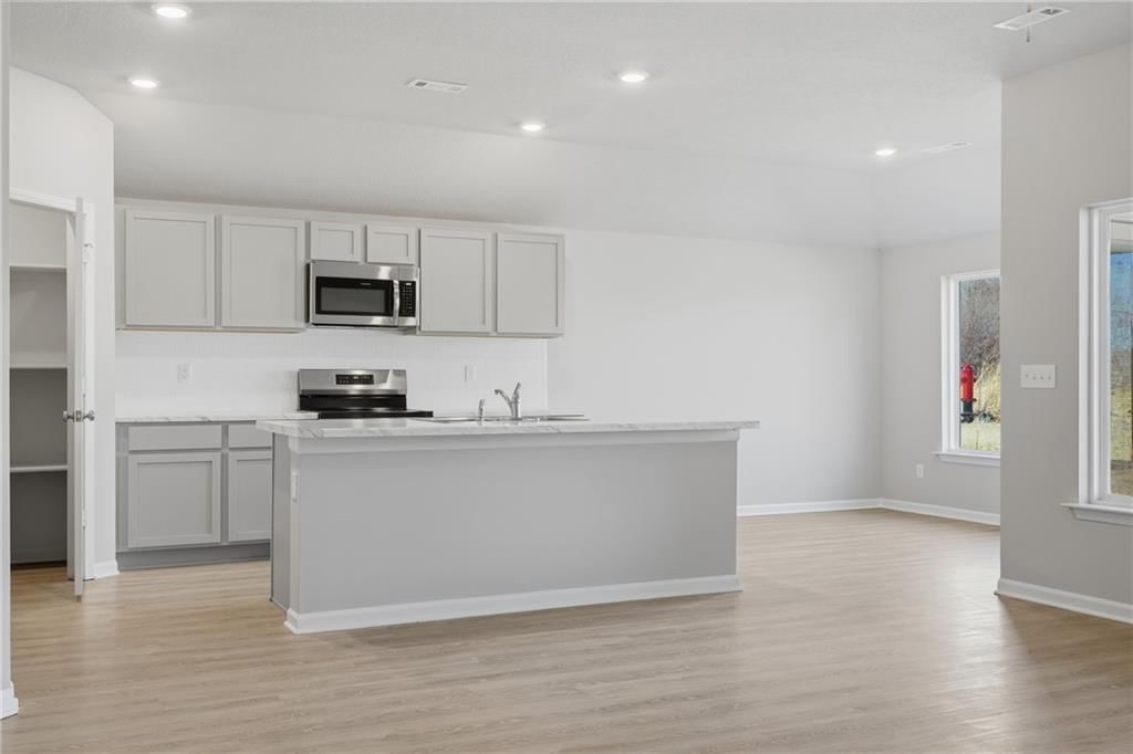 501 SE Nelson Drive — photo 2