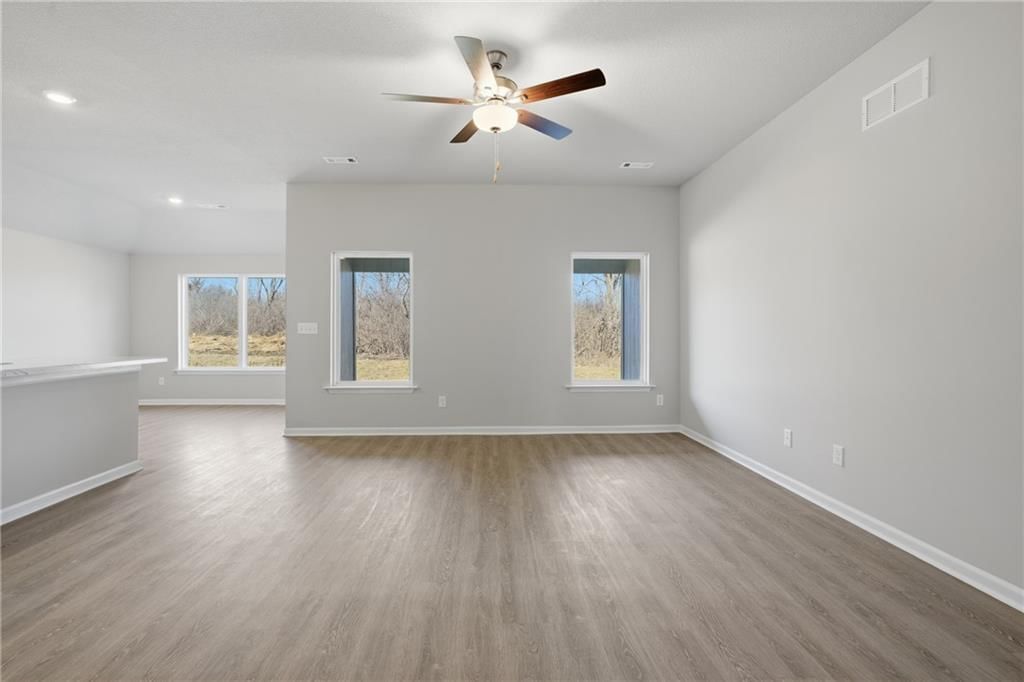 501 SE Nelson Drive — photo 3