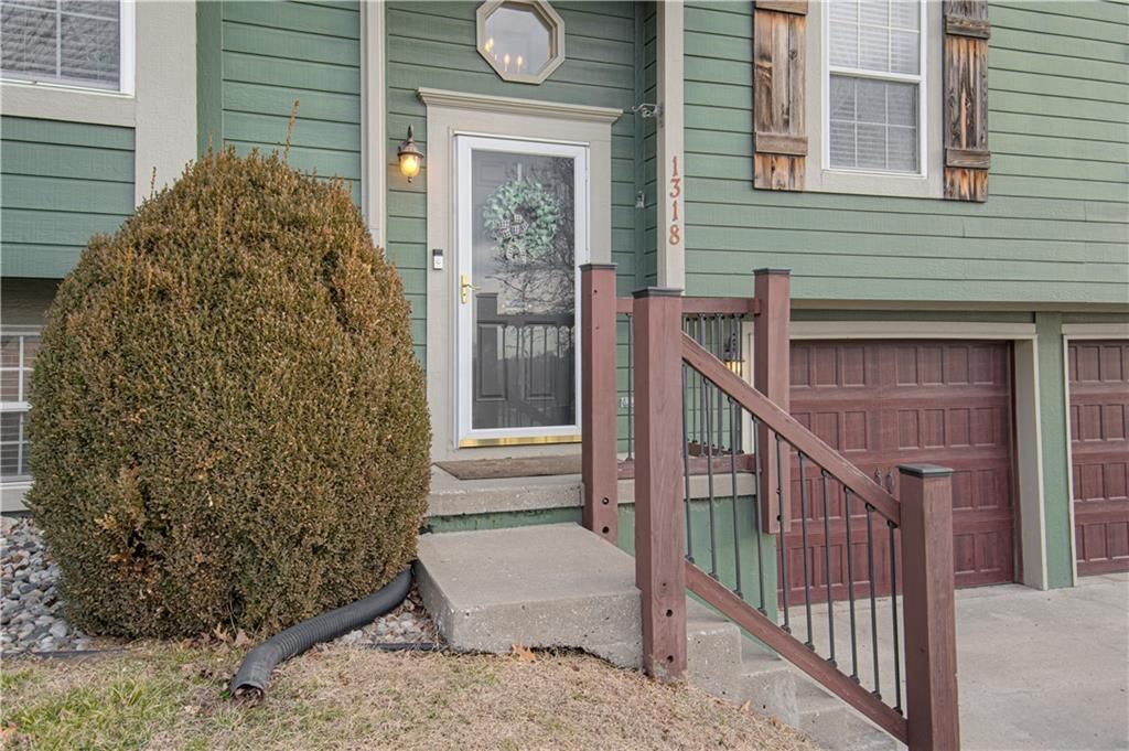 1318 NW 74th Place — photo 2