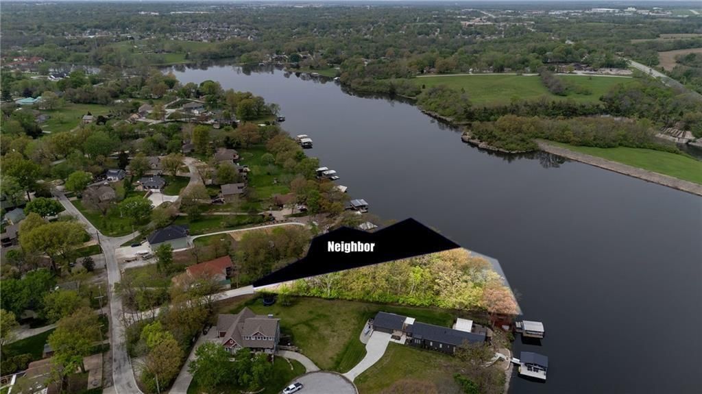 1676 NE Ozark Drive, Lee's Summit, MO: listing photo 2