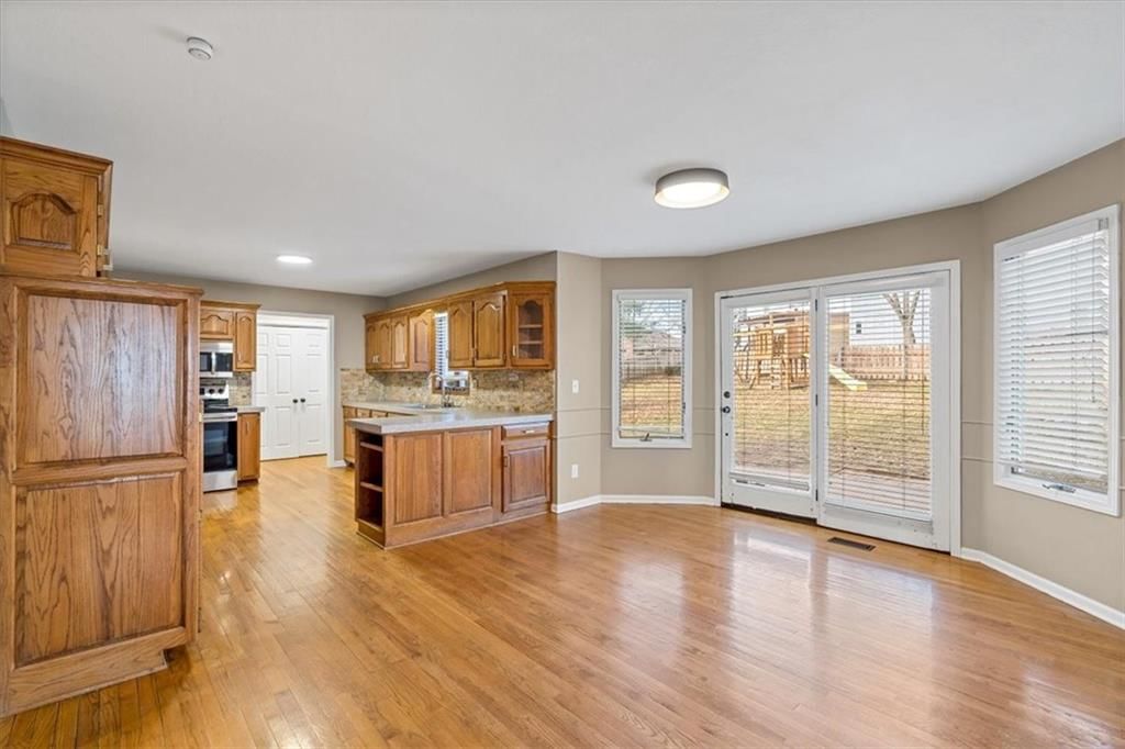 2704 NW Bent Tree Circle — photo 6