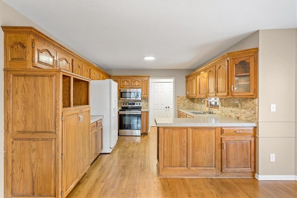 2704 NW Bent Tree Circle — photo 8