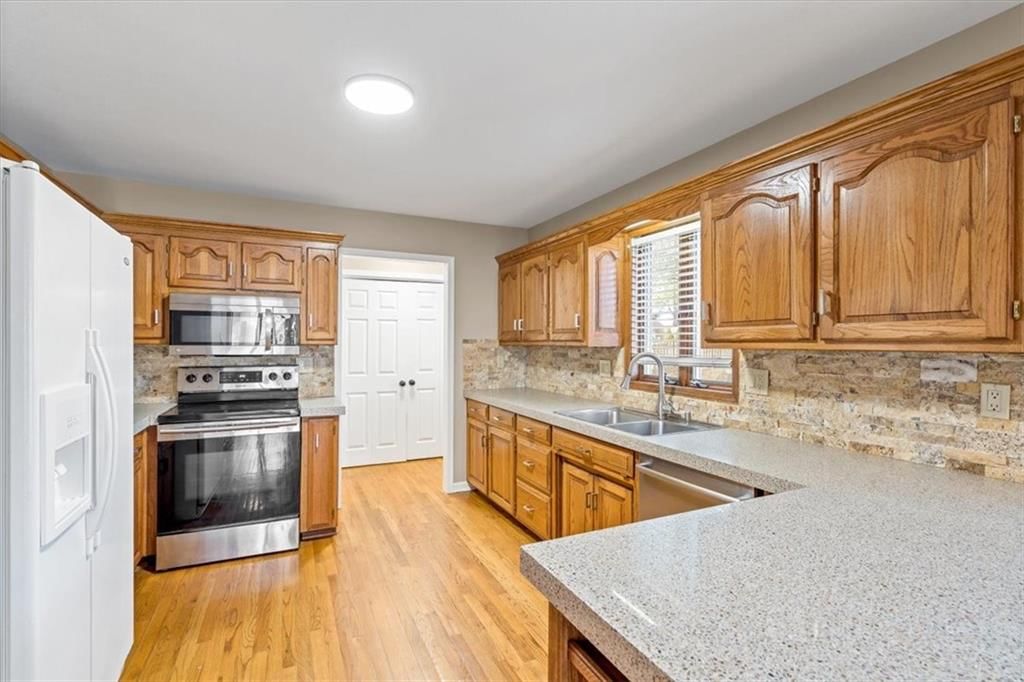 2704 NW Bent Tree Circle — photo 10