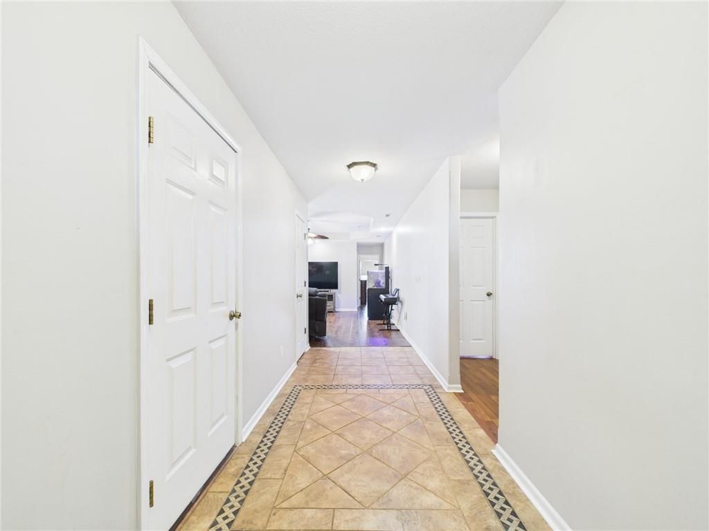 1405 W 7th St Terrace — photo 2