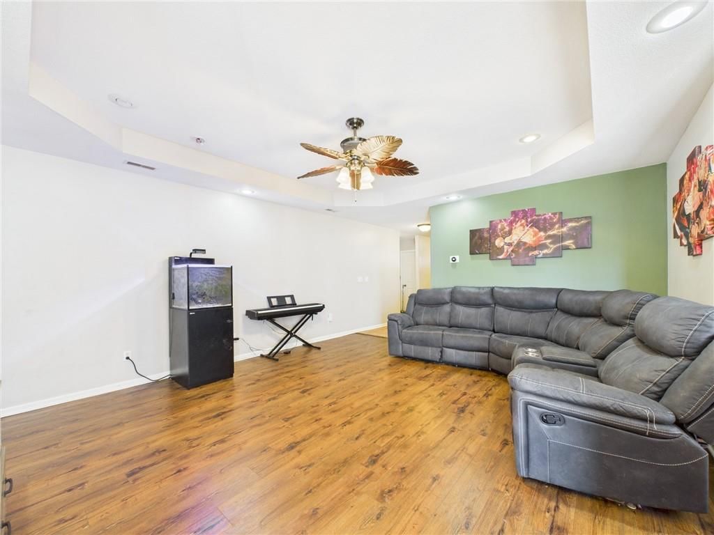 1405 W 7th St Terrace — photo 5