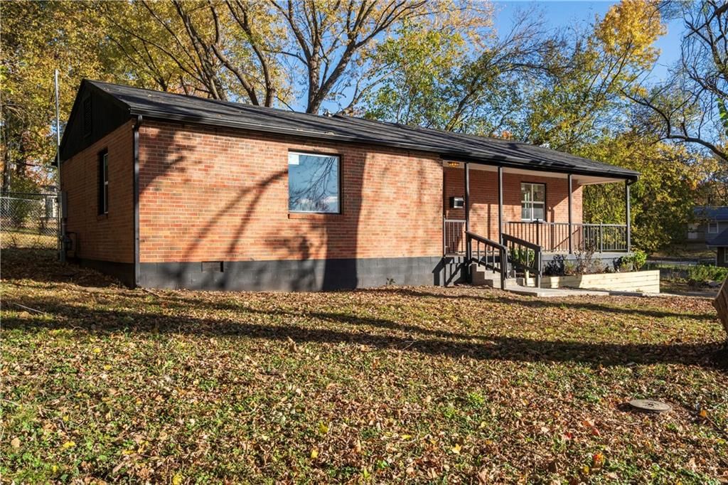 2917 Englewood Terrace — photo 2