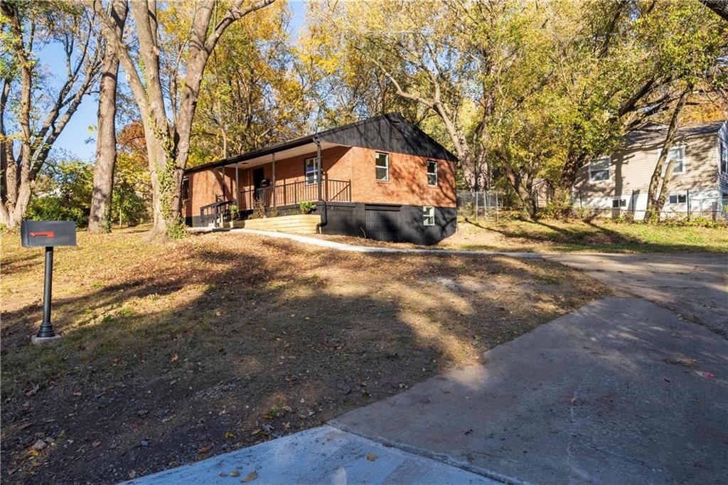 2917 Englewood Terrace — photo 3
