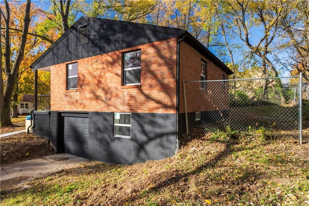 2917 Englewood Terrace — photo 4